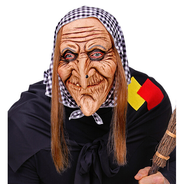 Raganas maska ar matu un šalle