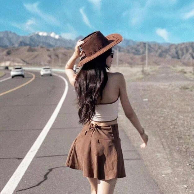 Unleash Your Inner Cowboy with Our Stylish Brown Carnival Hat for Adults!